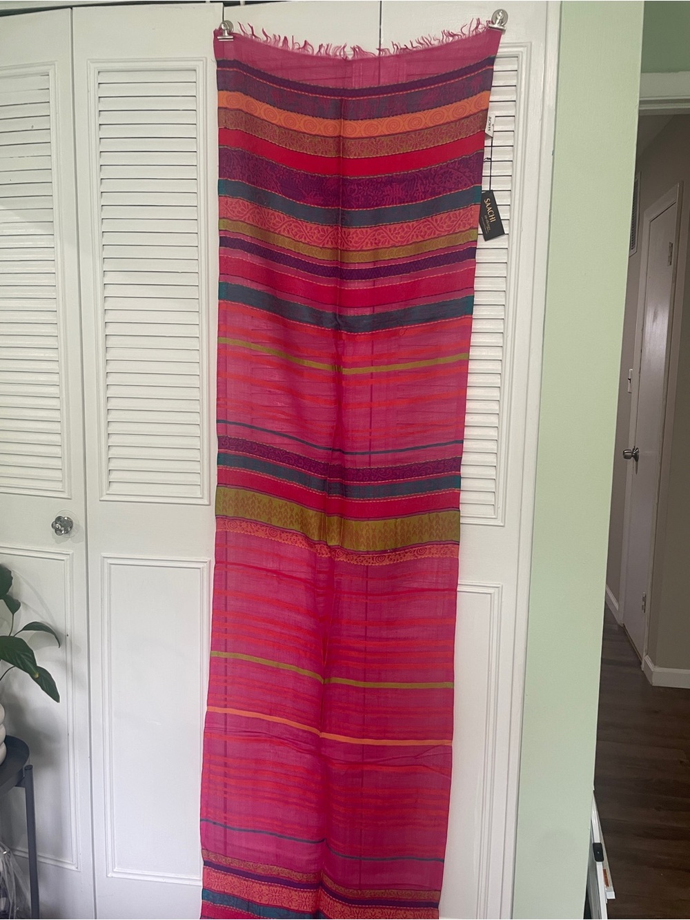 SACHI Vibrant Pink Multicolor Striped Lightweight Scarf